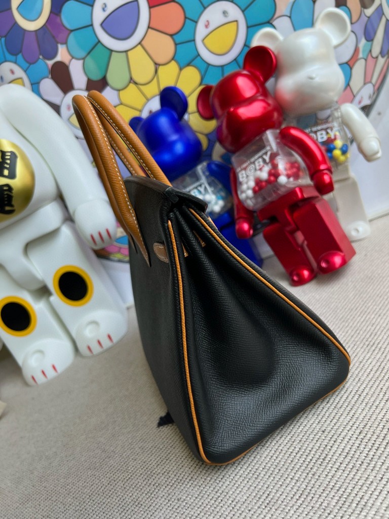 Hermès(爱马仕)Birkin 铂金包 Epsom 原厂掌纹皮 黑色 拼 太妃色 金扣 25cm 马蹄印 顶级手缝-拉尔森鳄鱼皮具定制 - 爱马仕包包官网 Hermès(爱马仕)Birkin 铂金包 Epsom 原厂掌纹皮 黑色 拼 太妃色 金扣 25cm 马蹄印 顶级手缝