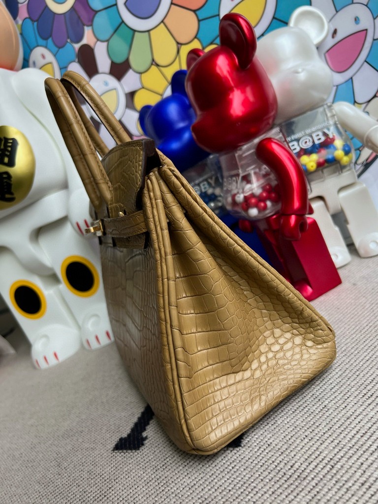 Hermès（爱马仕）Birkin 铂金包 Alligator matt 雾面鳄鱼 纸皮色 内拼 柠檬黄 金扣  25cm 顶级手缝