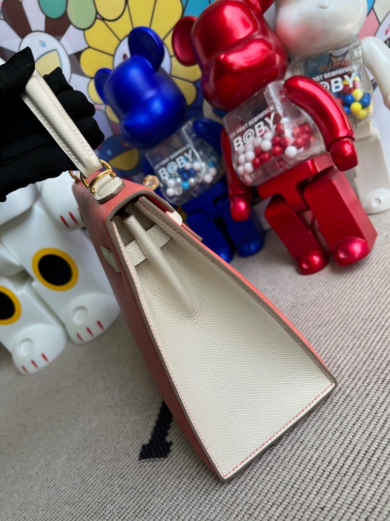 Hermès(爱马仕)Kelly 凯莉包 Epsom 原厂掌纹皮 火烈鸟粉 拼 奶昔白 金扣 25cm 马蹄印 顶级手缝-拉尔森鳄鱼皮具定制 - 爱马仕包包官网 Hermès(爱马仕)Kelly 凯莉包 Epsom 原厂掌纹皮 火烈鸟粉 拼 奶昔白 金扣 25cm 马蹄印 顶级手缝