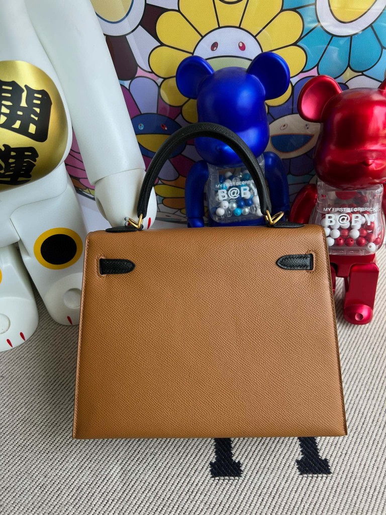 Hermès(爱马仕)Kelly 凯莉包 Epsom 原厂掌纹皮 ck37 金棕色 拼 黑色 磨砂金扣 25cm 马蹄印 顶级手缝-拉尔森鳄鱼皮具定制 - 爱马仕包包官网 Hermès(爱马仕)Kelly 凯莉包 Epsom 原厂掌纹皮 ck37 金棕色 拼 黑色 磨砂金扣 25cm 马蹄印 顶级手缝