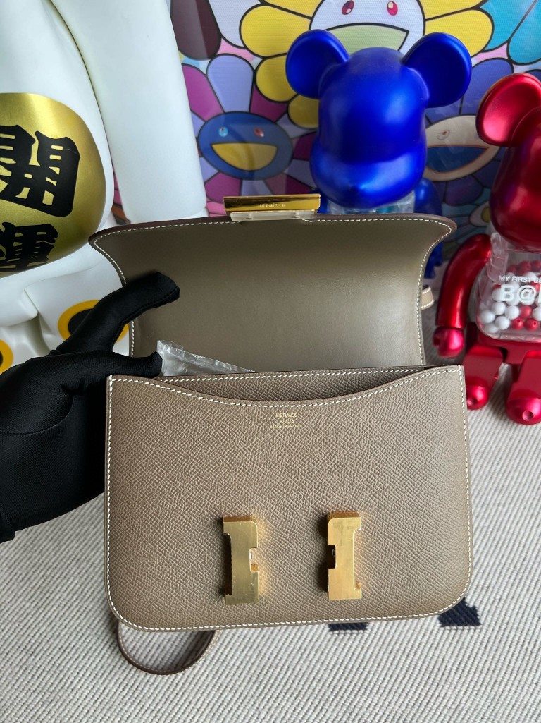 Hermès(爱马仕)Constance 空姐包 Epsom ck18 大象灰 etoupe 金扣 18cm 顶级手缝-拉尔森鳄鱼皮具定制 - 爱马仕包包官网 Hermès(爱马仕)Constance 空姐包 Epsom ck18 大象灰 etoupe 金扣 18cm 顶级手缝