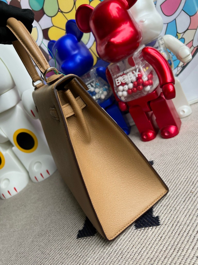 Hermès（爱马仕）Kelly 凯莉包 Epsom 原厂掌纹皮 饼干色 Biscuit 银扣 25cm 顶级手缝
