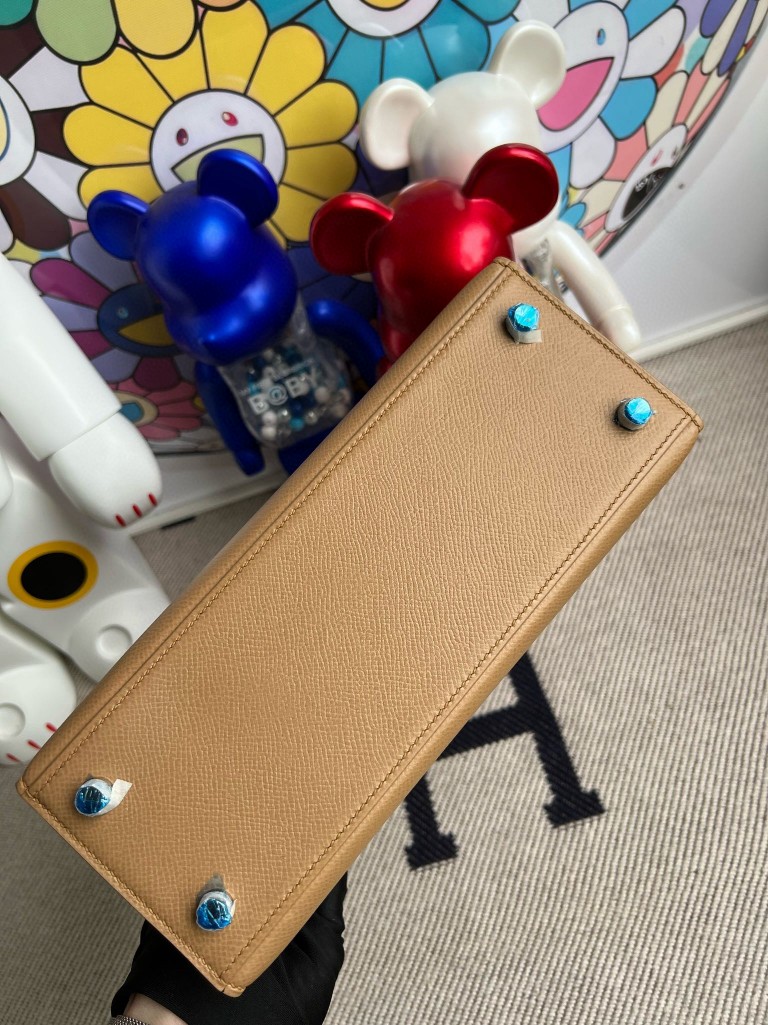 Hermès（爱马仕）Kelly 凯莉包 Epsom 原厂掌纹皮 饼干色 Biscuit 银扣 25cm 顶级手缝