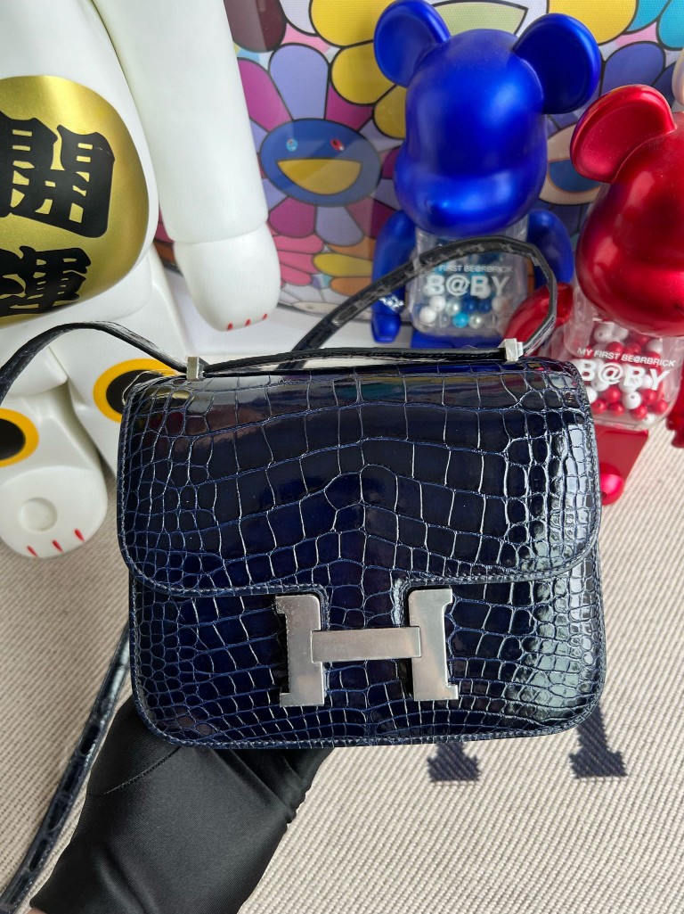 Hermès（爱马仕）Constance 康斯坦斯 Alligator shiny 亮面鳄鱼 宝石蓝 银扣 18cm 顶级手缝