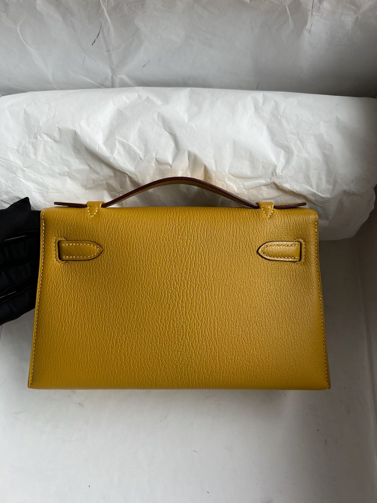 Hermès（爱马仕）Mini pochette Chevre 山羊皮 9D 琥珀黄 Ambre 银扣 22cm 顶级手缝