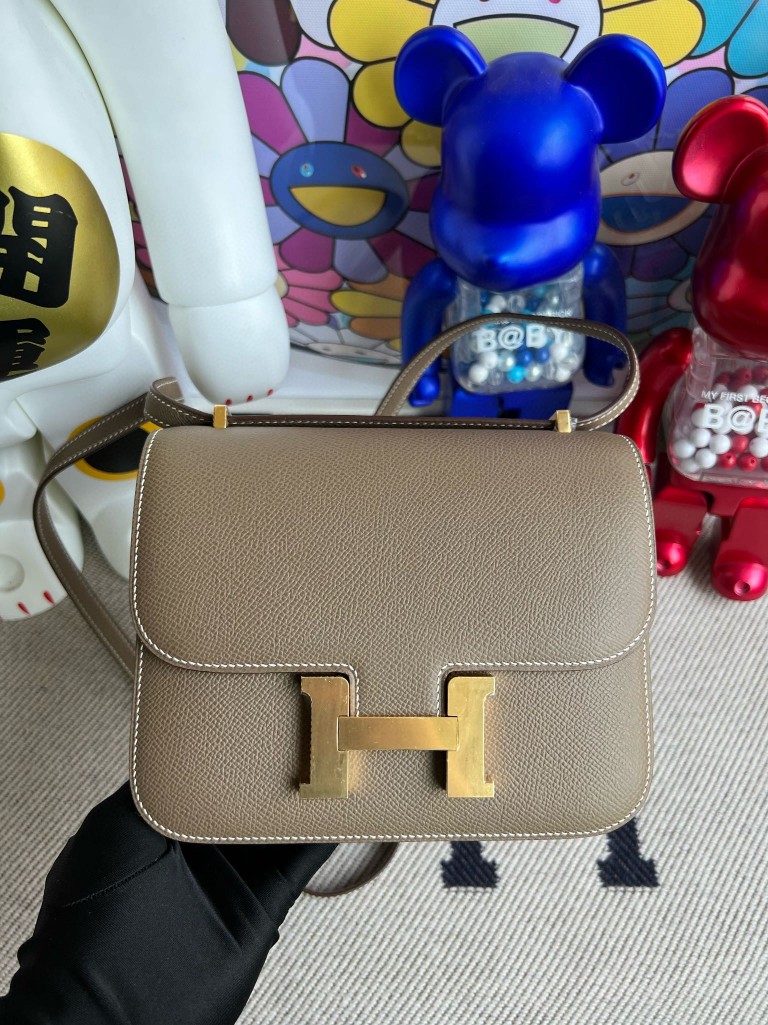 Hermès(爱马仕)Constance 空姐包 Epsom ck18 大象灰 etoupe 金扣 18cm 顶级手缝-拉尔森鳄鱼皮具定制 - 爱马仕包包官网 Hermès(爱马仕)Constance 空姐包 Epsom ck18 大象灰 etoupe 金扣 18cm 顶级手缝