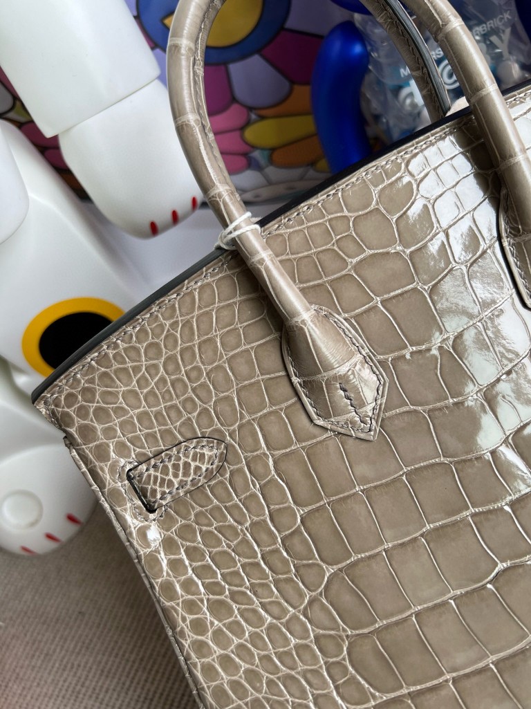 Hermès(爱马仕)Birkin 铂金包 Alligator shiny 亮面鳄鱼 ck81 斑鸠灰 Gris T 银扣 25cm 顶级手缝-拉尔森鳄鱼皮具定制 - 爱马仕包包官网 Hermès(爱马仕)Birkin 铂金包 Alligator shiny 亮面鳄鱼 ck81 斑鸠灰 Gris T 银扣 25cm 顶级手缝