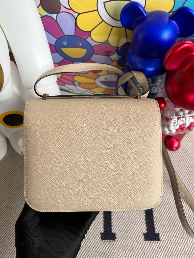 Hermès(爱马仕)constance 康斯坦斯 Epsom 原厂掌纹皮 S2 风衣灰 Trench 玫瑰金扣 18cm-拉尔森鳄鱼皮具定制 - 爱马仕包包官网 Hermès(爱马仕)constance 康斯坦斯 Epsom 原厂掌纹皮 S2 风衣灰 Trench 玫瑰金扣 18cm