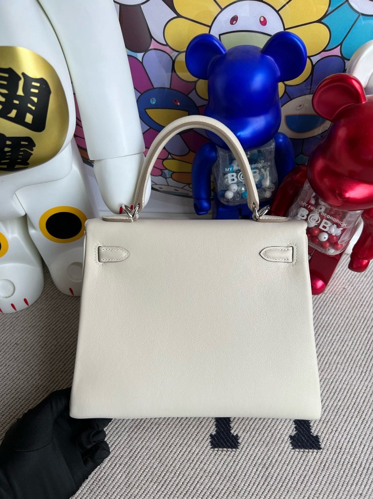 Hermès（爱马仕）Kelly 凯莉包 swift 奶昔白 内拼 杜鹃红 银扣 内缝 25cm