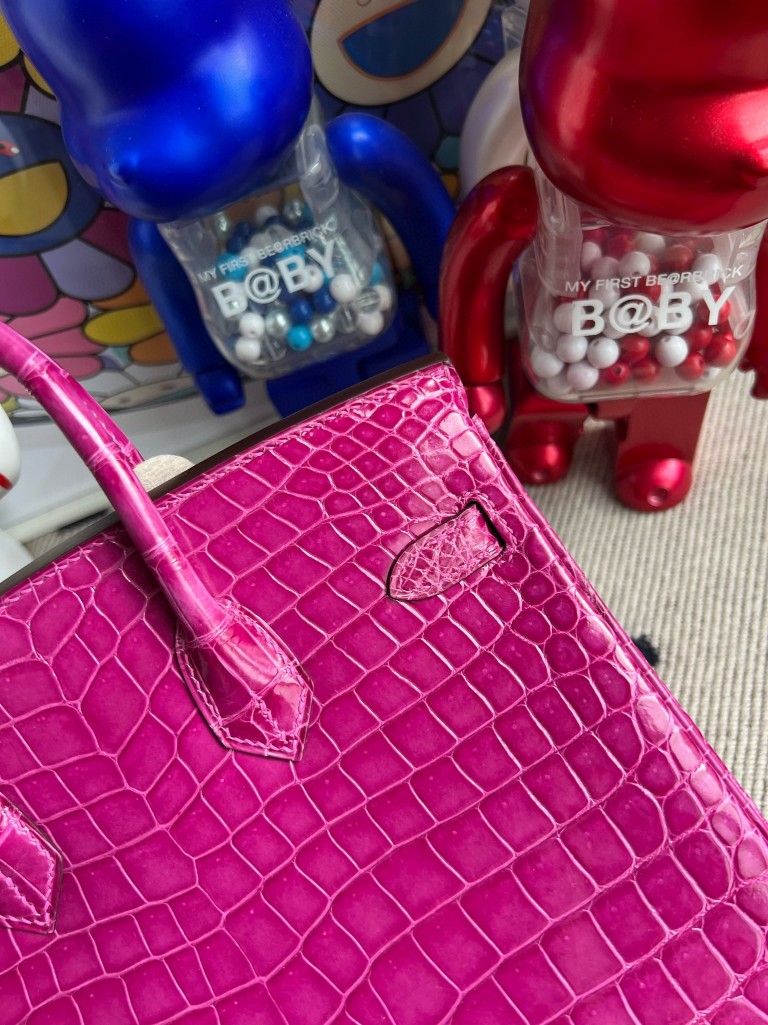 Hermès(爱马仕)Birkin 铂金包 porosus shiny 亮面鳄鱼 J5 天方夜谭粉紫 金扣 25cm 顶级手缝-拉尔森鳄鱼皮具定制 - 爱马仕包包官网 Hermès(爱马仕)Birkin 铂金包 porosus shiny 亮面鳄鱼 J5 天方夜谭粉紫 金扣 25cm 顶级手缝