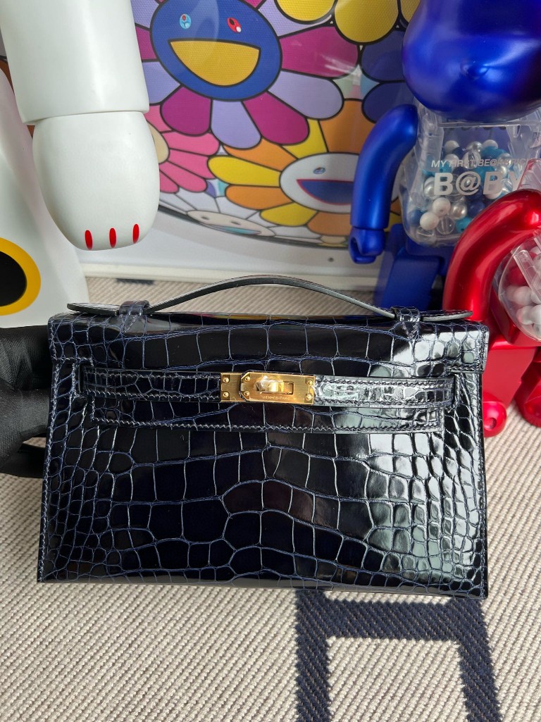 Hermès（爱马仕）Mini pochette Alligator shiny 亮面鳄鱼 7K 宝石蓝 金扣 22cm 顶级手缝