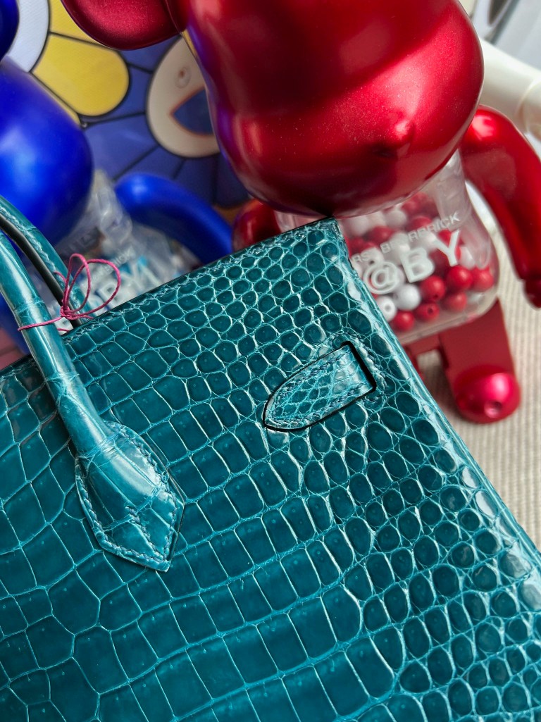 Hermès(爱马仕)Birkin 铂金包 porosus shiny 亮面鳄鱼 W0 博斯普鲁斯绿 金扣 25cm 顶级手缝-拉尔森鳄鱼皮具定制 - 爱马仕包包官网 Hermès(爱马仕)Birkin 铂金包 porosus shiny 亮面鳄鱼 W0 博斯普鲁斯绿 金扣 25cm 顶级手缝