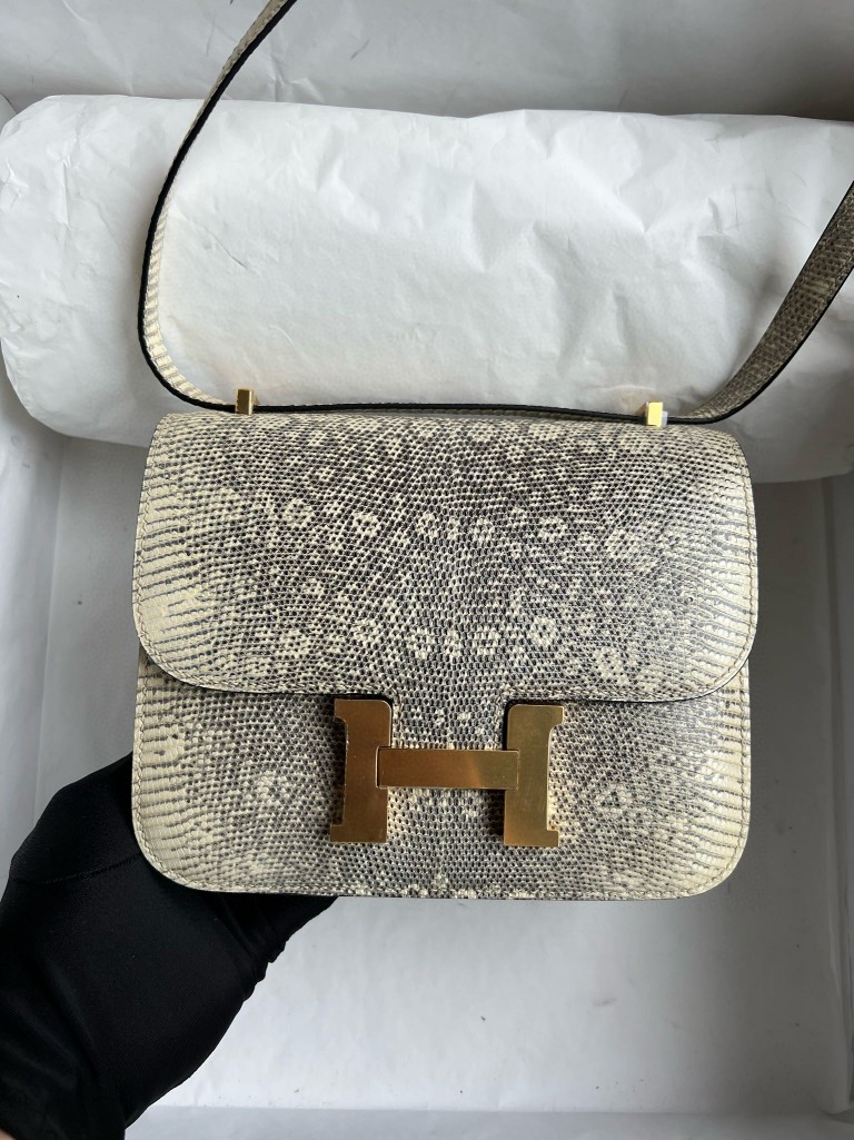 Hermès（爱马仕）Constance 空姐包 Lizard 进口亮面蜥蜴 原色 小喜马拉雅色 金扣 18cm 顶级手缝