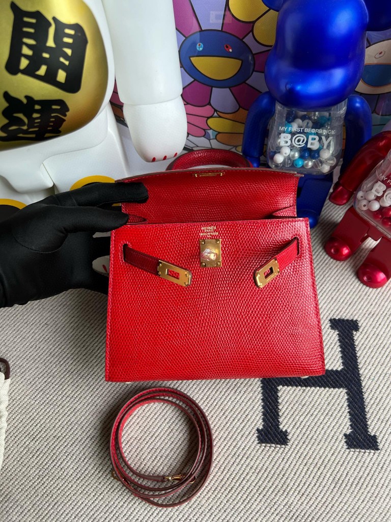 Hermès(爱马仕)Kelly 大耳朵 Lizard 进口亮面蜥蜴 国旗红 金扣 20cm 顶级手缝-拉尔森鳄鱼皮具定制 - 爱马仕包包官网 Hermès(爱马仕)Kelly 大耳朵 Lizard 进口亮面蜥蜴 国旗红 金扣 20cm 顶级手缝