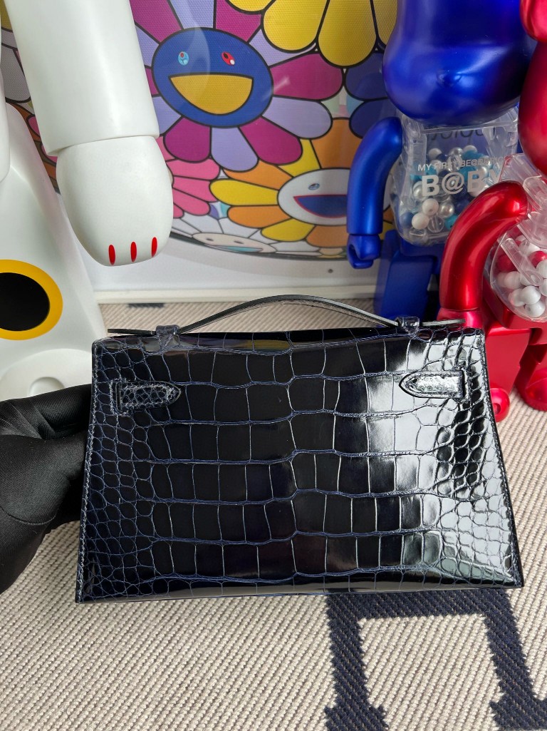 Hermès（爱马仕）Mini pochette Alligator shiny 亮面鳄鱼 7K 宝石蓝 金扣 22cm 顶级手缝