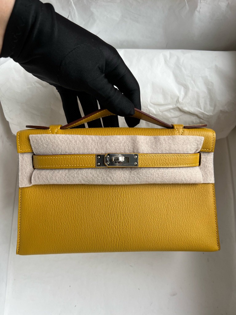 Hermès（爱马仕）Mini pochette Chevre 山羊皮 9D 琥珀黄 Ambre 银扣 22cm 顶级手缝