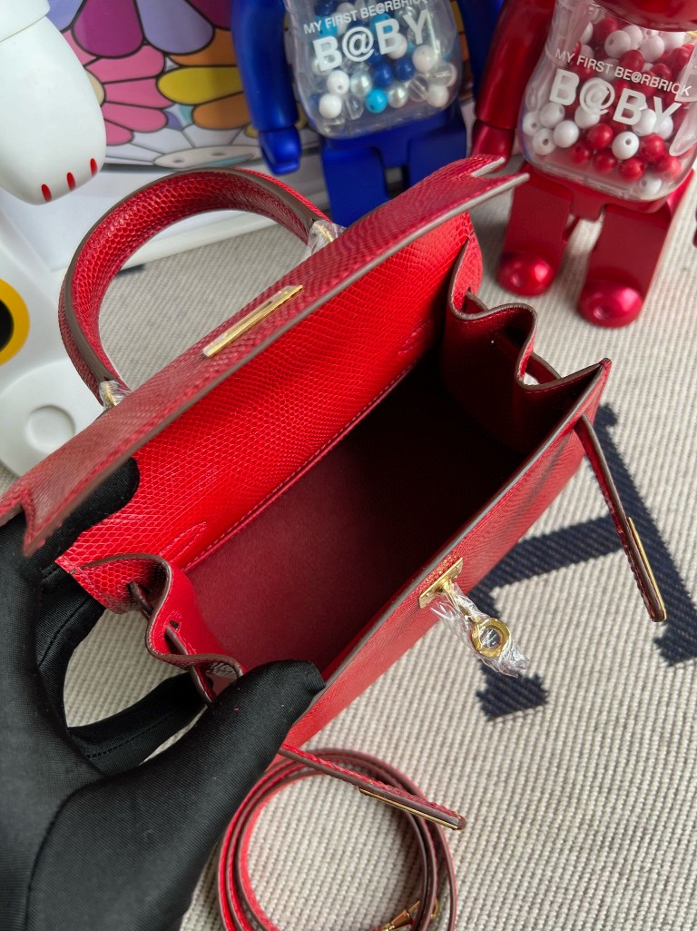 Hermès(爱马仕)Kelly 大耳朵 Lizard 进口亮面蜥蜴 国旗红 金扣 20cm 顶级手缝-拉尔森鳄鱼皮具定制 - 爱马仕包包官网 Hermès(爱马仕)Kelly 大耳朵 Lizard 进口亮面蜥蜴 国旗红 金扣 20cm 顶级手缝