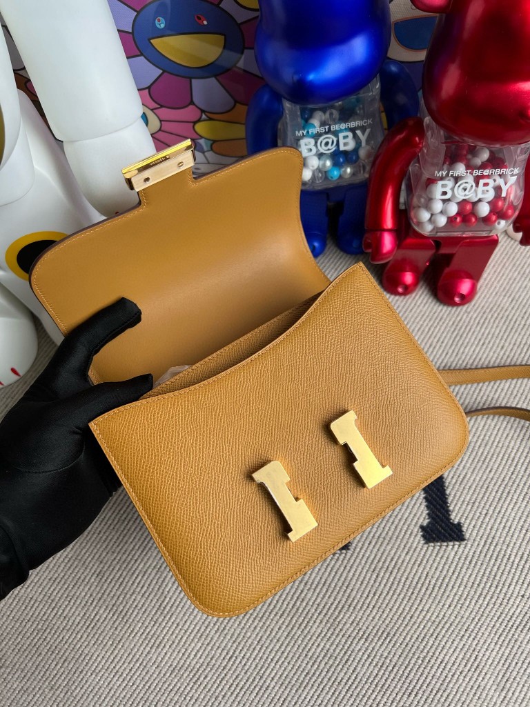 Hermès(爱马仕)Constance 空姐包 Epsom 芝麻色 sesame 金扣 18cm 顶级手缝-拉尔森鳄鱼皮具定制 - 爱马仕包包官网 Hermès(爱马仕)Constance 空姐包 Epsom 芝麻色 sesame 金扣 18cm 顶级手缝
