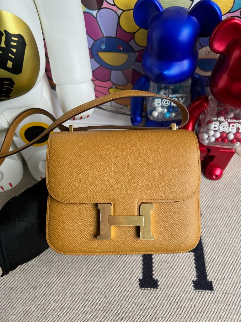 Hermès(爱马仕)Constance 空姐包 Epsom 芝麻色 sesame 金扣 18cm 顶级手缝-拉尔森鳄鱼皮具定制 - 爱马仕包包官网 Hermès(爱马仕)Constance 空姐包 Epsom 芝麻色 sesame 金扣 18cm 顶级手缝