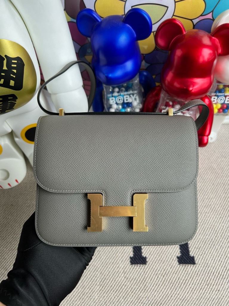 Hermès(爱马仕)constance 康康 Epsom 原厂掌纹皮 0L 积雨云灰 gris meyer 18cm 顶级手缝 定制-拉尔森鳄鱼皮具定制 - 爱马仕包包官网 Hermès(爱马仕)constance 康康 Epsom 原厂掌纹皮 0L 积雨云灰 gris meyer 18cm 顶级手缝 定制