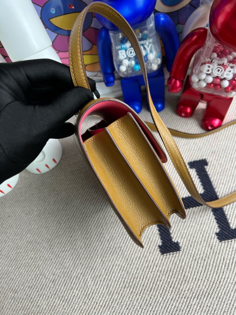 Hermès（爱马仕）Constance 康斯坦斯 Chevre 山羊皮 牛皮纸色 内拼 唇膏粉 银扣 18cm 顶级手缝