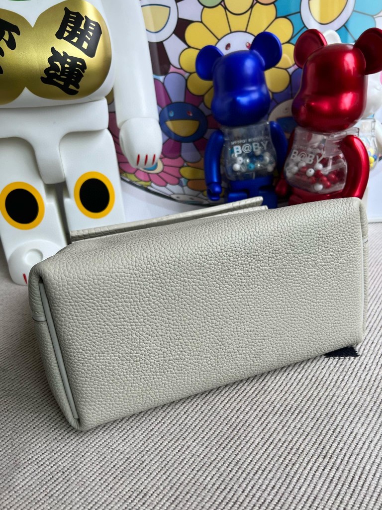 Hermès(爱马仕)kelly 2424 alligator matt 雾面鳄鱼 珍珠灰 银扣 29cm-拉尔森鳄鱼皮具定制 - 爱马仕包包官网 Hermès(爱马仕)kelly 2424 alligator matt 雾面鳄鱼 珍珠灰 银扣 29cm
