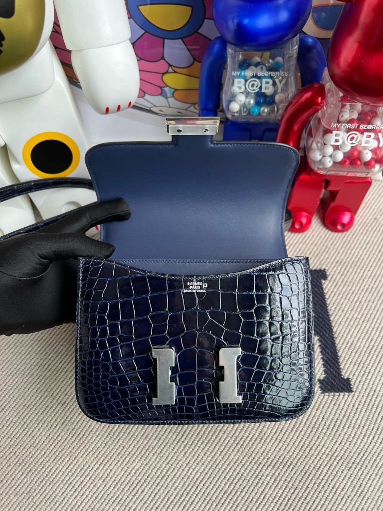 Hermès（爱马仕）Constance 康斯坦斯 Alligator shiny 亮面鳄鱼 宝石蓝 银扣 18cm 顶级手缝