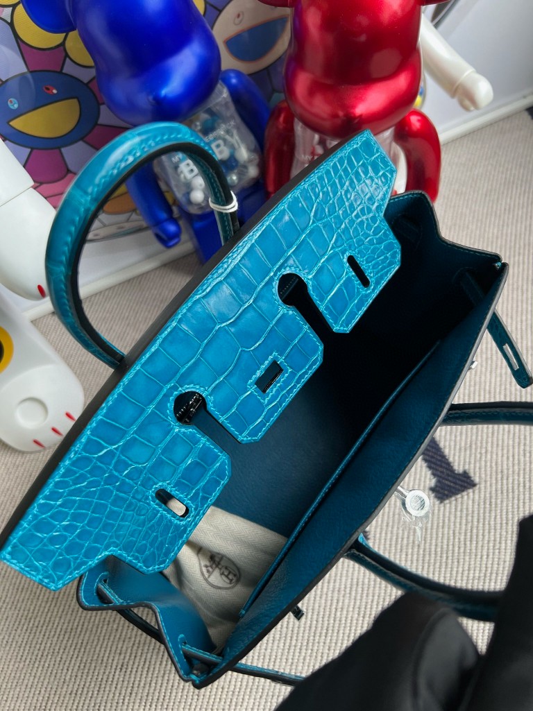 Hermès(爱马仕)Birkin 铂金包 Alligator shiny 亮面鳄鱼 7w 伊兹密尔蓝 银扣 25cm 顶级手缝-拉尔森鳄鱼皮具定制 - 爱马仕包包官网 Hermès(爱马仕)Birkin 铂金包 Alligator shiny 亮面鳄鱼 7w 伊兹密尔蓝 银扣 25cm 顶级手缝
