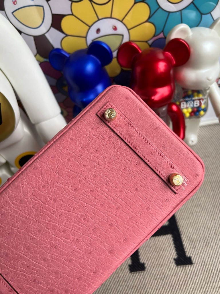Hermès(爱马仕)Birkin 铂金包 Ostrich kk 鸵鸟 泡泡粉 金扣 25cm 顶级手缝-拉尔森鳄鱼皮具定制 - 爱马仕包包官网 Hermès(爱马仕)Birkin 铂金包 Ostrich kk 鸵鸟 泡泡粉 金扣 25cm 顶级手缝