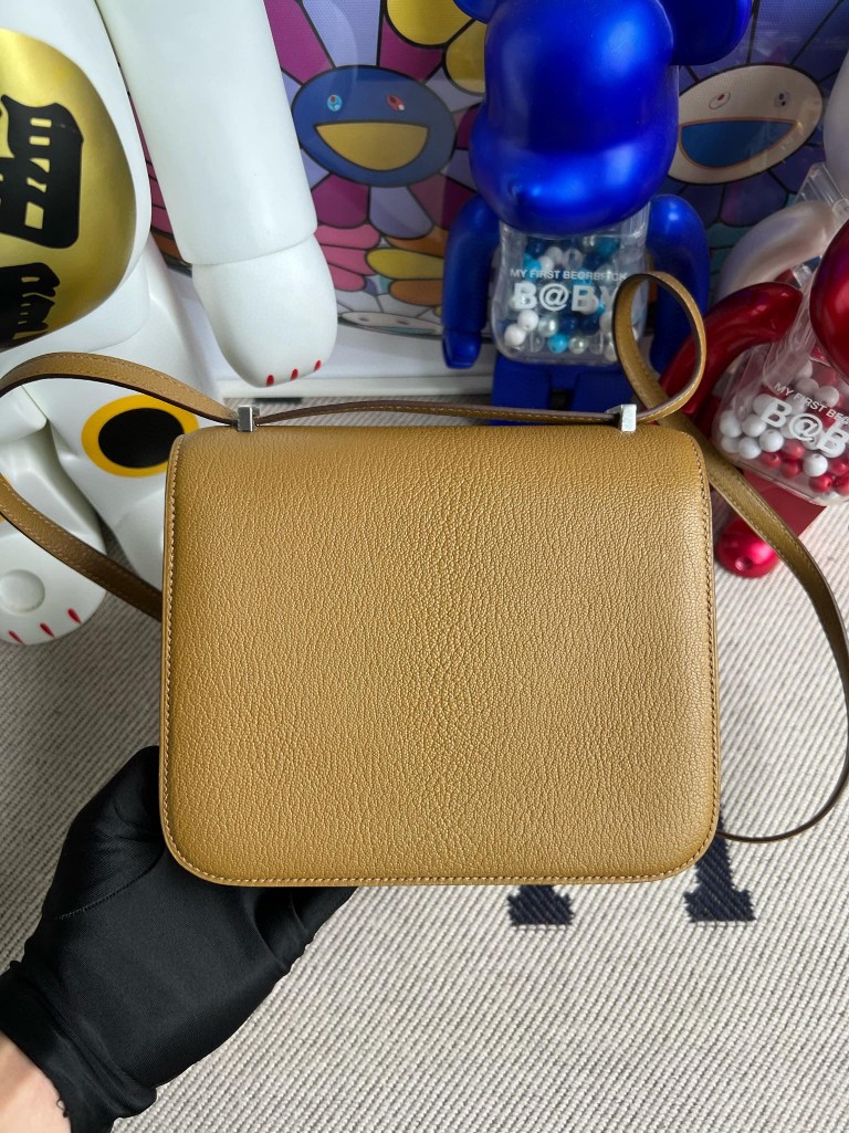 Hermès（爱马仕）Constance 康斯坦斯 Chevre 山羊皮 牛皮纸色 内拼 唇膏粉 银扣 18cm 顶级手缝