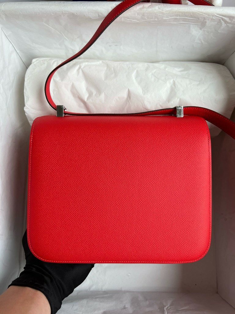 Hermès(爱马仕)Constance 康康 Epsom 原厂掌纹皮 S3 心红色 拼 X9 锦葵紫 珐琅扣 24cm 顶级手缝-拉尔森鳄鱼皮具定制 - 爱马仕包包官网 Hermès(爱马仕)Constance 康康 Epsom 原厂掌纹皮 S3 心红色 拼 X9 锦葵紫 珐琅扣 24cm 顶级手缝