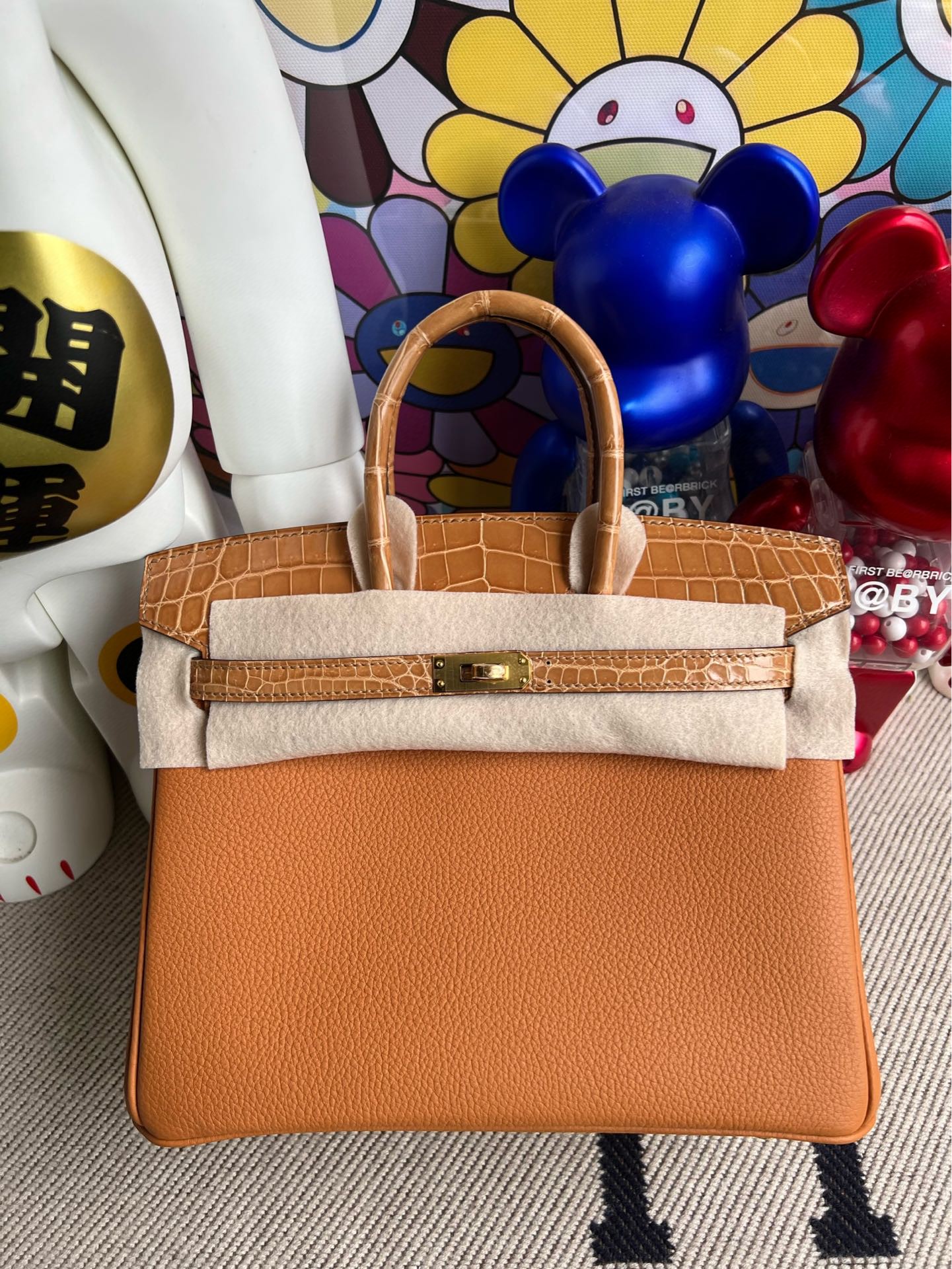 Hermès（爱马仕）Birkin 铂金包 Touch 系列 小牛皮 拼 亮面鳄鱼 芝麻色 Sesame 金扣 25cm