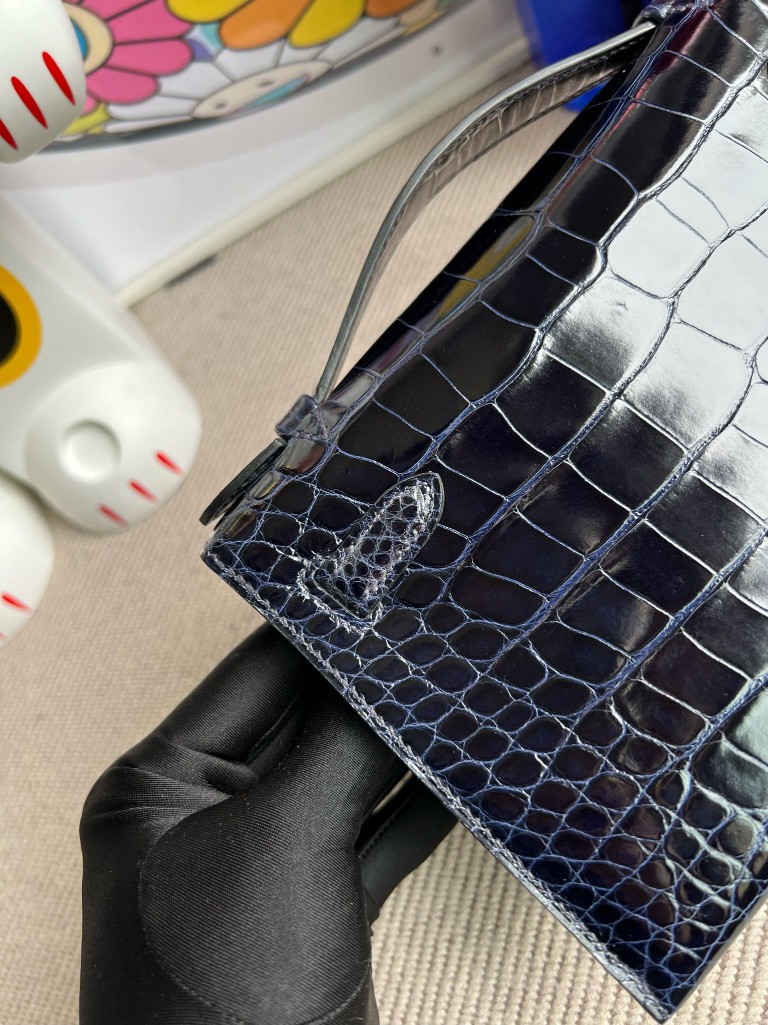 Hermès（爱马仕）Mini pochette Alligator shiny 亮面鳄鱼 7K 宝石蓝 金扣 22cm 顶级手缝