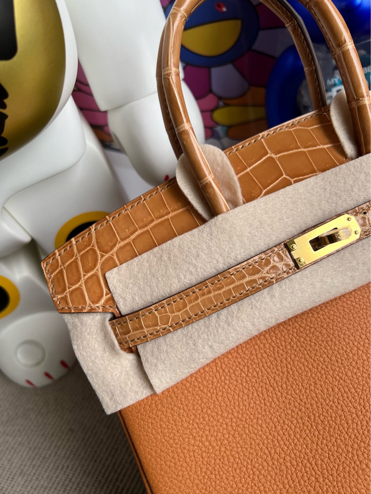 Hermès（爱马仕）Birkin 铂金包 Touch 系列 小牛皮 拼 亮面鳄鱼 芝麻色 Sesame 金扣 25cm