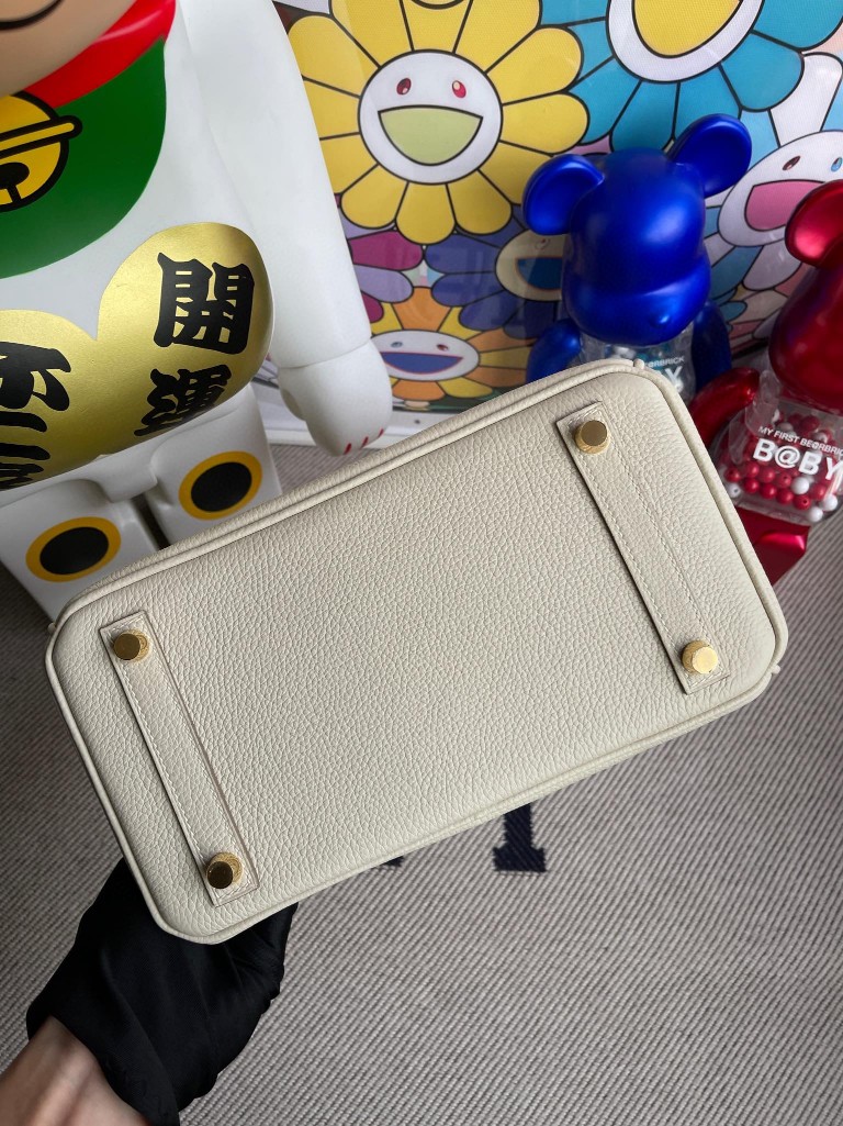 Hermès(爱马仕)Birkin 铂金包 原厂小牛皮 togo ck10 奶昔白 Craie 金扣 25cm-拉尔森鳄鱼皮具定制 - 爱马仕包包官网 Hermès(爱马仕)Birkin 铂金包 原厂小牛皮 togo ck10 奶昔白 Craie 金扣 25cm