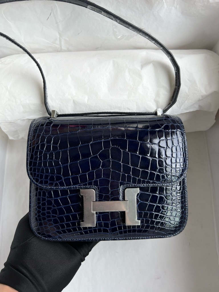 Hermès（爱马仕）Constance 康斯坦斯 Alligator shiny 亮面鳄鱼 宝石蓝 银扣 18cm 顶级手缝