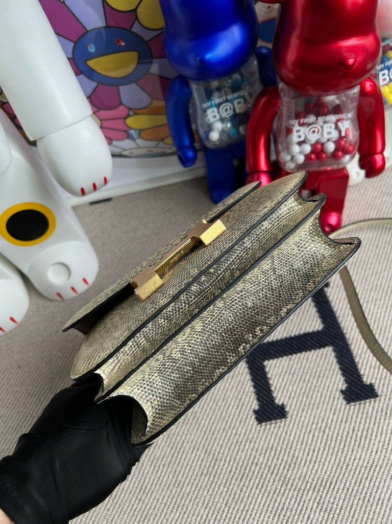 Hermès（爱马仕）Constance 空姐包 Lizard 进口亮面蜥蜴 原色 小喜马拉雅色 金扣 18cm 顶级手缝
