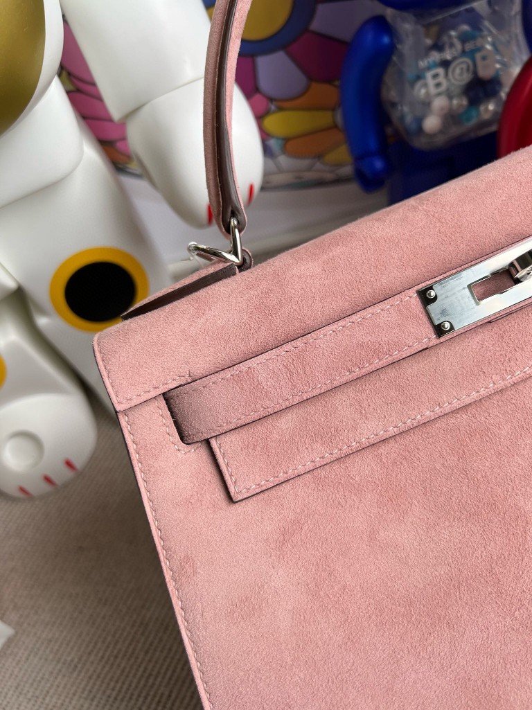Hermès(爱马仕)kelly 凯莉包 麂皮 粉色 银扣 28cm 顶级手缝-拉尔森鳄鱼皮具定制 - 爱马仕包包官网 Hermès(爱马仕)kelly 凯莉包 麂皮 粉色 银扣 28cm 顶级手缝