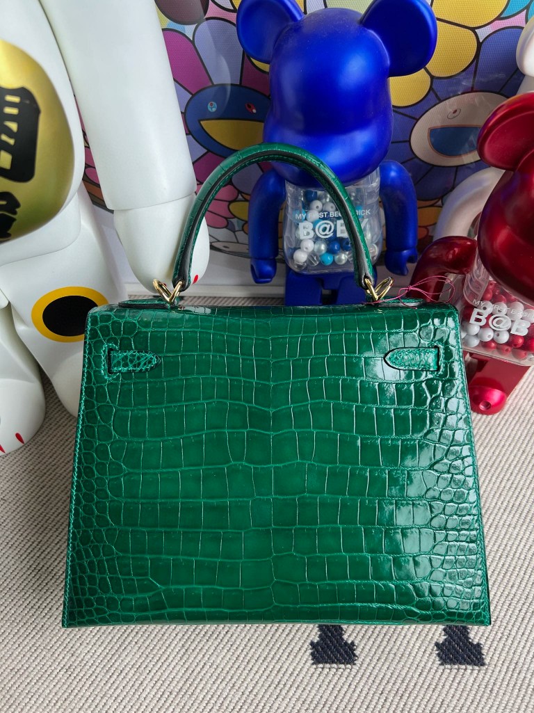 Hermès(爱马仕)Kelly 凯莉包 Porosus shiny 亮面鳄鱼 ck67 祖母绿 金扣 25cm 顶级手缝-拉尔森鳄鱼皮具定制 - 爱马仕包包官网 Hermès(爱马仕)Kelly 凯莉包 Porosus shiny 亮面鳄鱼 ck67 祖母绿 金扣 25cm 顶级手缝