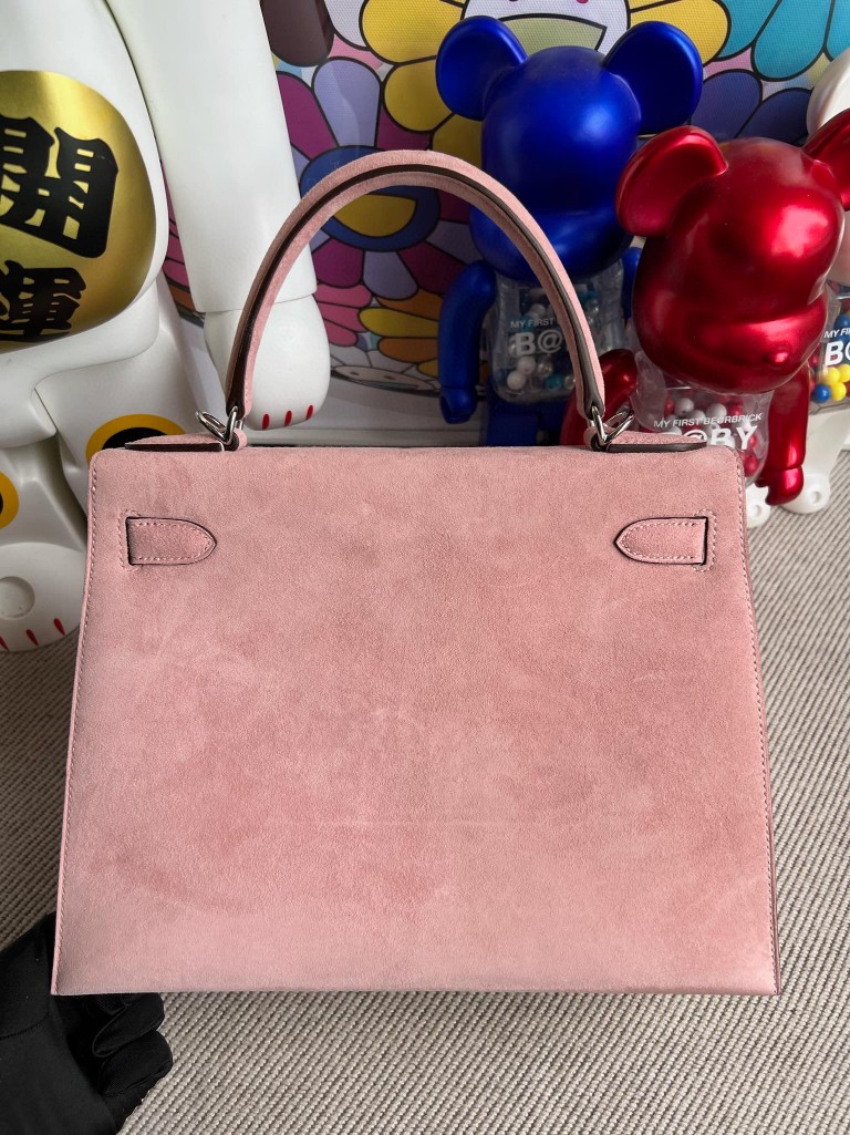 Hermès(爱马仕)kelly 凯莉包 麂皮 粉色 银扣 28cm 顶级手缝-拉尔森鳄鱼皮具定制 - 爱马仕包包官网 Hermès(爱马仕)kelly 凯莉包 麂皮 粉色 银扣 28cm 顶级手缝