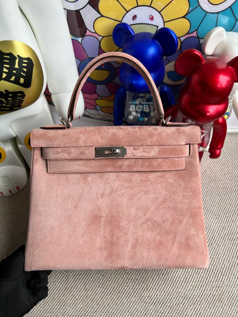 Hermès(爱马仕)Kelly 凯莉包 麂皮 奶昔粉 银扣 内缝 28cm-拉尔森鳄鱼皮具定制 - 爱马仕包包官网 Hermès(爱马仕)Kelly 凯莉包 麂皮 奶昔粉 银扣 内缝 28cm