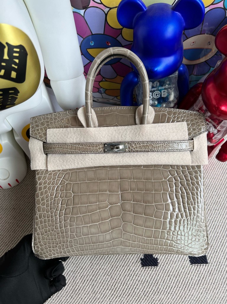 Hermès(爱马仕)Birkin 铂金包 Alligator shiny 亮面鳄鱼 ck81 斑鸠灰 Gris T 银扣 25cm 顶级手缝-拉尔森鳄鱼皮具定制 - 爱马仕包包官网 Hermès(爱马仕)Birkin 铂金包 Alligator shiny 亮面鳄鱼 ck81 斑鸠灰 Gris T 银扣 25cm 顶级手缝
