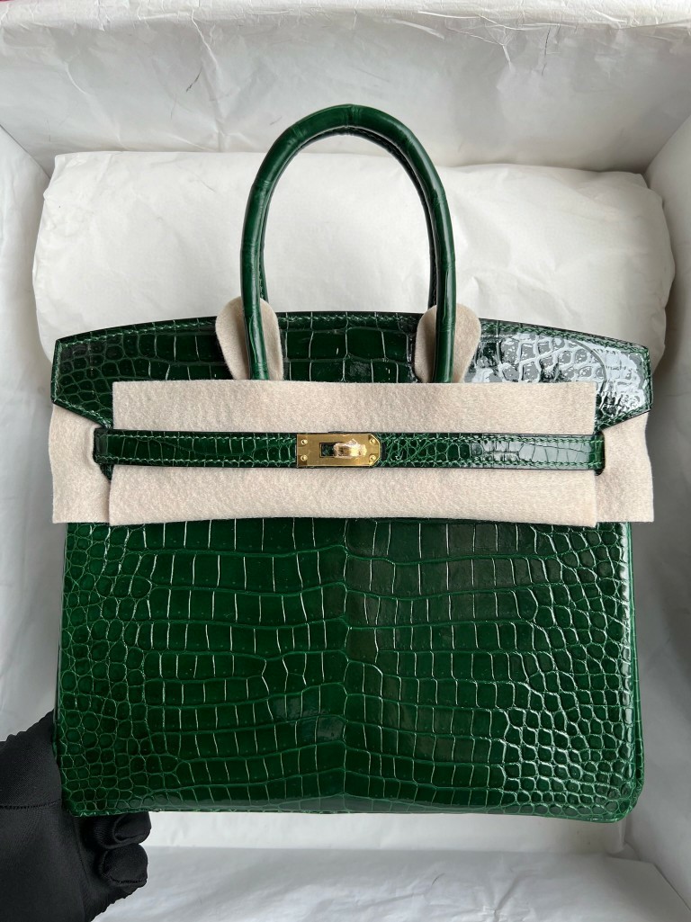 Hermès(爱马仕)Birkin 铂金包 Porosus shiny 亮面鳄鱼 ck67 祖母绿 Vert fonce 金扣 25cm-拉尔森鳄鱼皮具定制 - 爱马仕包包官网 Hermès(爱马仕)Birkin 铂金包 Porosus shiny 亮面鳄鱼 ck67 祖母绿 Vert fonce 金扣 25cm