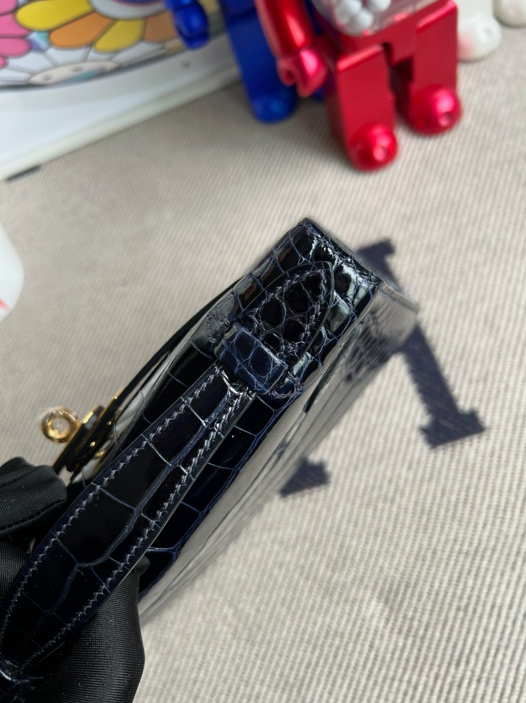 Hermès（爱马仕）Mini pochette Alligator shiny 亮面鳄鱼 7K 宝石蓝 金扣 22cm 顶级手缝