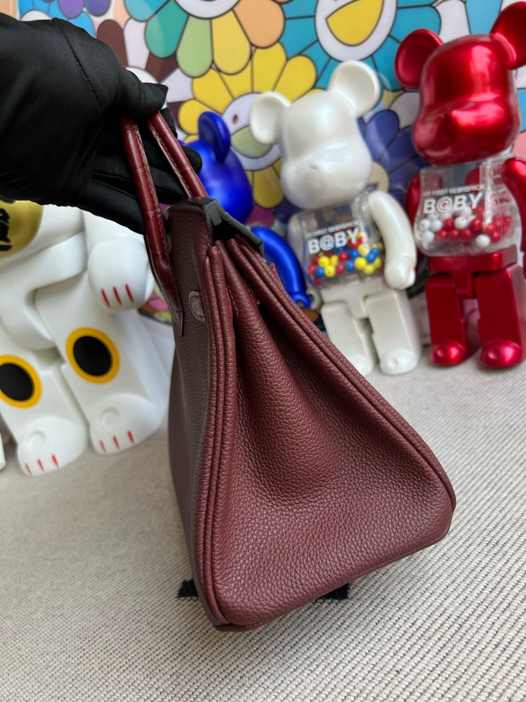 Hermès(爱马仕)Birkin Touch 系列 爱马仕红 雾面方块鳄鱼 金扣 25cm 顶级手缝 定制-拉尔森鳄鱼皮具定制 - 爱马仕包包官网 Hermès(爱马仕)Birkin Touch 系列 爱马仕红 雾面方块鳄鱼 金扣 25cm 顶级手缝 定制