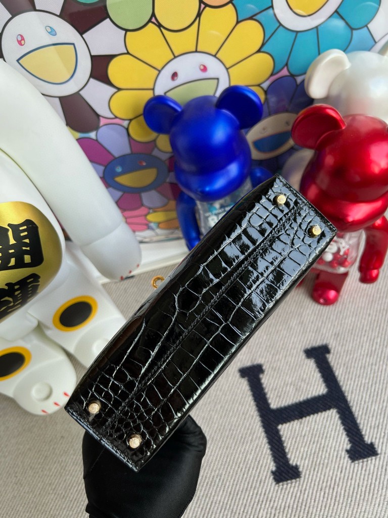 Hermès(爱马仕)Mini kelly ll Alligator shiny 亮面鳄鱼 ck89 黑色 Noir 金扣 顶级手缝-拉尔森鳄鱼皮具定制 - 爱马仕包包官网 Hermès(爱马仕)Mini kelly ll Alligator shiny 亮面鳄鱼 ck89 黑色 Noir 金扣 顶级手缝