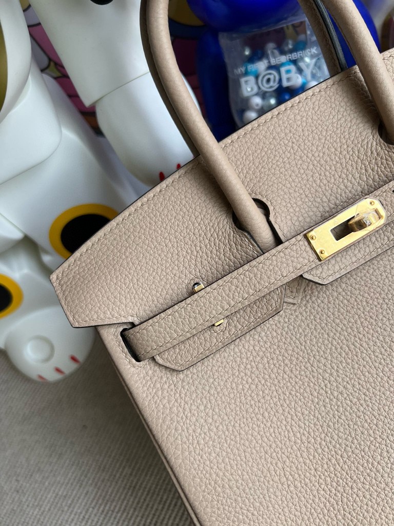 Hermès(爱马仕)Birkin 铂金包 原厂小牛皮 togo S2 风衣灰 Trench 金扣 25cm 顶级手缝-拉尔森鳄鱼皮具定制 - 爱马仕包包官网 Hermès(爱马仕)Birkin 铂金包 原厂小牛皮 togo S2 风衣灰 Trench 金扣 25cm 顶级手缝