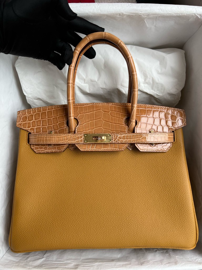 Hermès(爱马仕)Birkin Touch 系列 芝麻色 拼 杏色 鳄鱼 金扣 30cm 顶级手缝-拉尔森鳄鱼皮具定制 - 爱马仕包包官网 Hermès(爱马仕)Birkin Touch 系列 芝麻色 拼 杏色 鳄鱼 金扣 30cm 顶级手缝