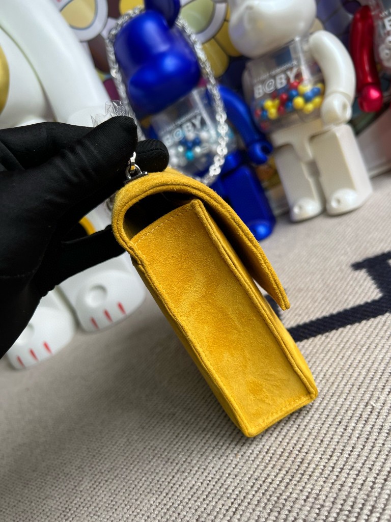 Hermès(爱马仕)Verrou 机枪包 麂皮 9D 琥珀黄 Ambre 银扣 17cm 顶级手缝-拉尔森鳄鱼皮具定制 - 爱马仕包包官网 Hermès(爱马仕)Verrou 机枪包 麂皮 9D 琥珀黄 Ambre 银扣 17cm 顶级手缝