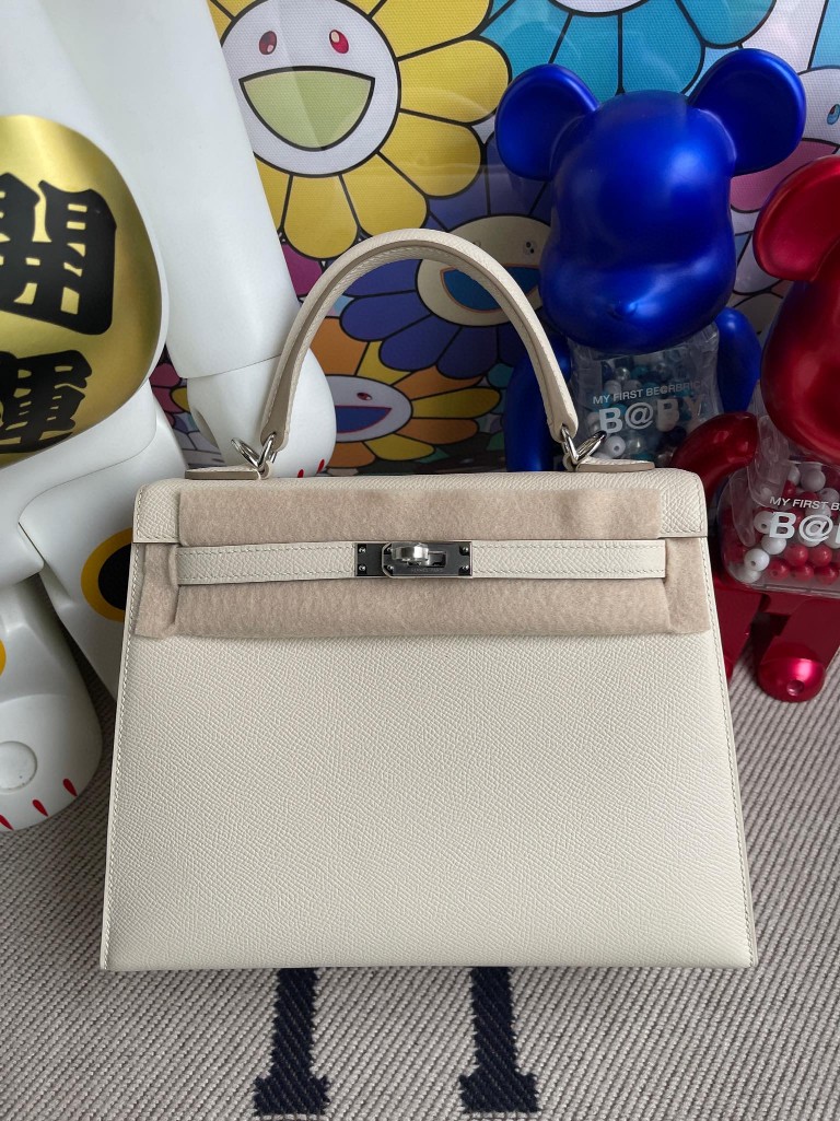 Hermès(爱马仕)Kelly 凯莉包 掌纹皮 Epsom ck10 奶昔白 Craie 银扣 25cm-拉尔森鳄鱼皮具定制 - 爱马仕包包官网 Hermès(爱马仕)Kelly 凯莉包 掌纹皮 Epsom ck10 奶昔白 Craie 银扣 25cm